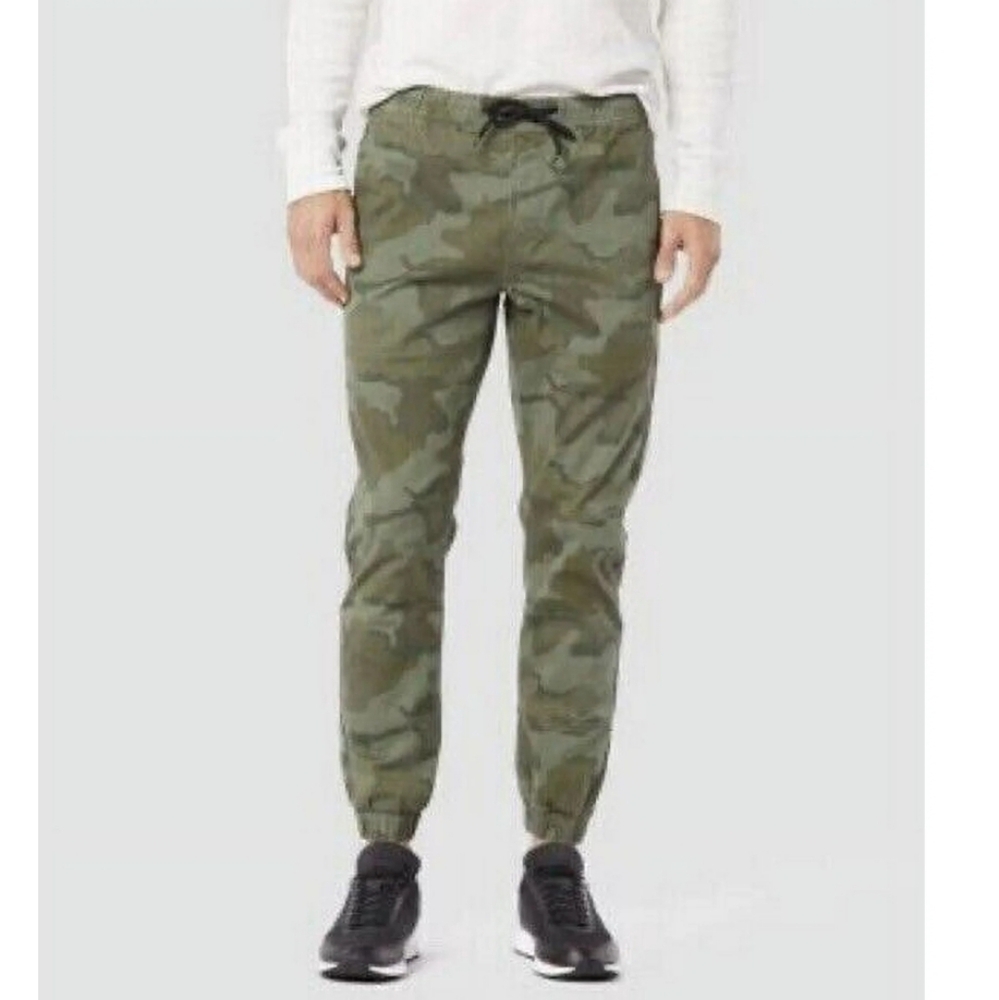 Denizen from Levi's Green Camouflage Cargo Pants